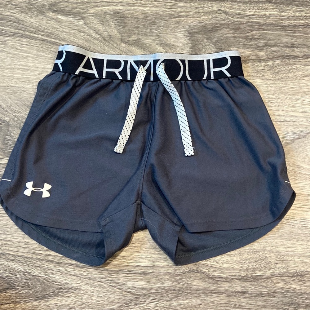 these Under Armor shorts are perfect for summer the dark gray color is flawless